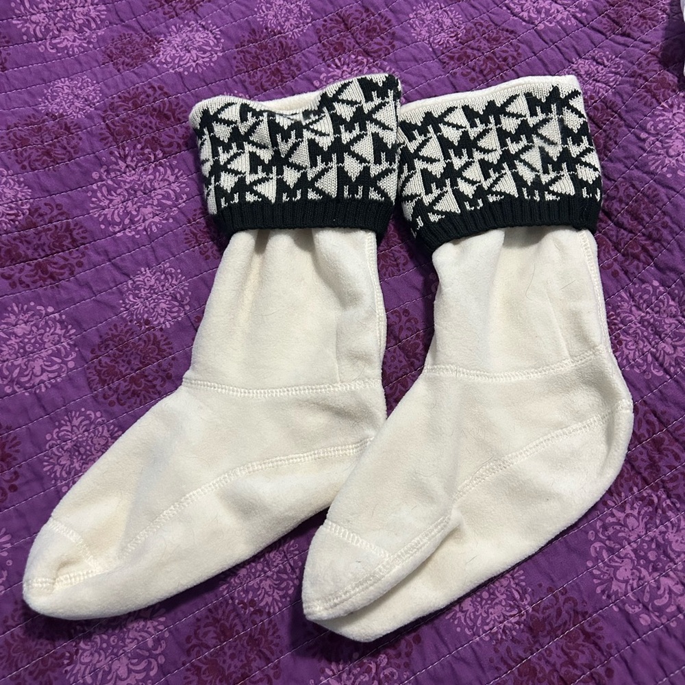 Cozy White and Black Patterned Men's Socks